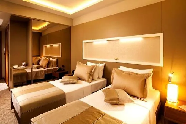 Majura Hotel Business Izmir 3*,