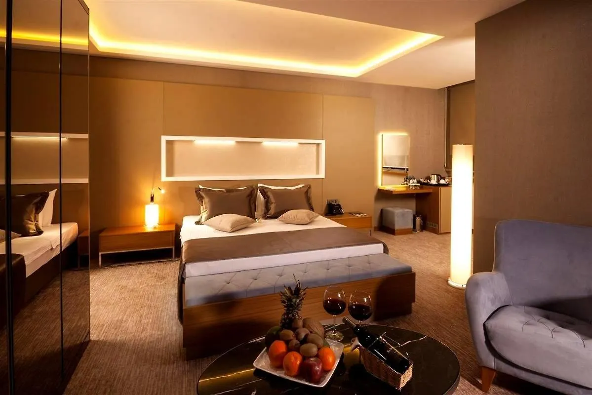 Majura Hotel Business Izmir